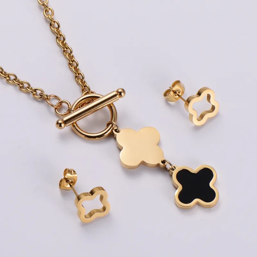 Fashion Retro Four-Leaf Clover Earrings OT Buckle Necklace Set